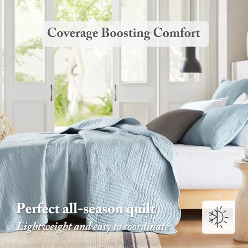 Image of Madison Park Cottage Damask Coverlet Set, 3 PC Full /Queen Quilt Set | Scallop Edge, All Season Oversized Bedding with Pre-washed Cotton-Filled Quilt, Shams, Blue