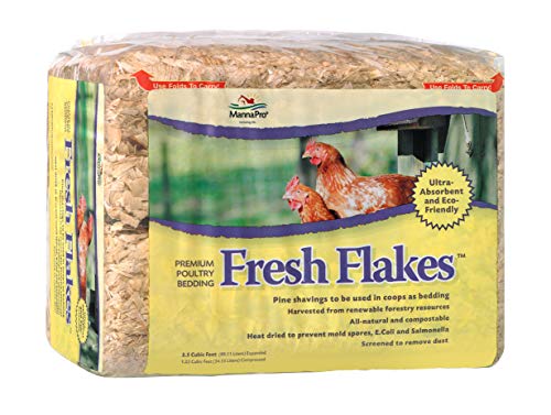 Manna Pro 1000316 Pine Shavings Bedding for Chickens | 3.5 Cubic Feet