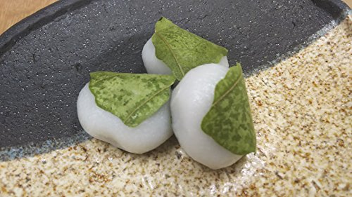 冷凍　和菓子　ミニ　柏葉もち　(　かしわ餅　)　20個　解凍後そのままお召し上がり頂けます。(　柏の葉は食べれません　)