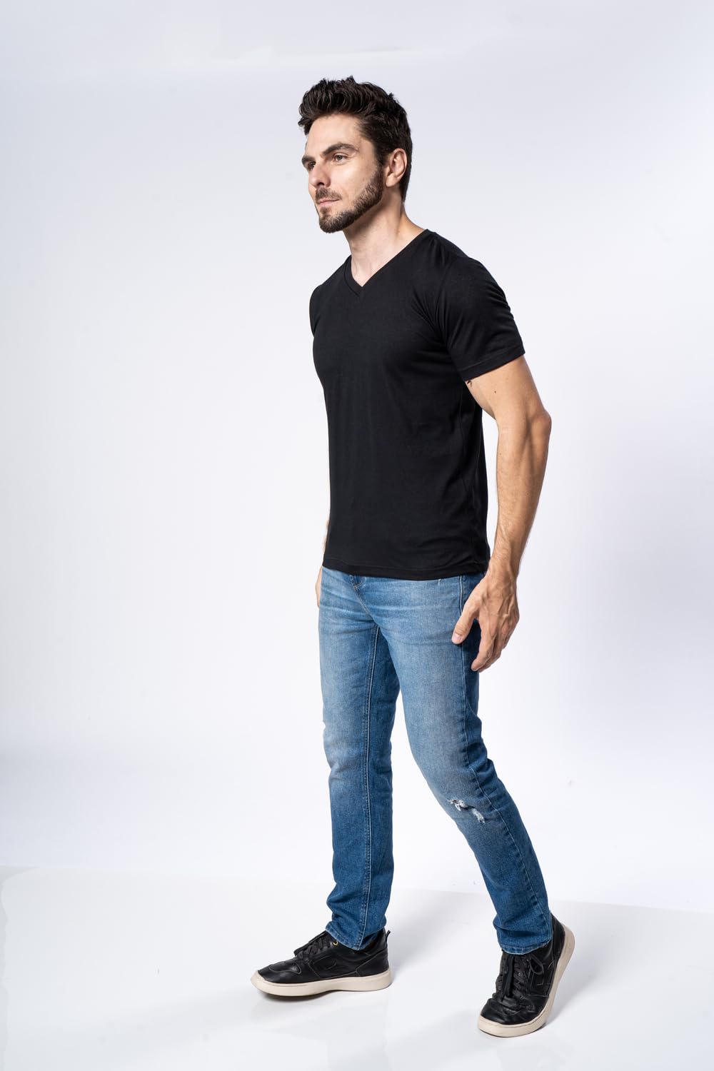 Camiseta Masculina Meia Malha Slim Fit Lisa Básica, Gola V em promoção! Veja a oferta e mais achadinhos de Camisetas 8 Hoje é o melhor dia para comprar Camiseta Masculina Meia Malha Slim Fit Lisa Básica, Gola V com aquele preço maroto! Promoção! Aproveite a oferta! 8