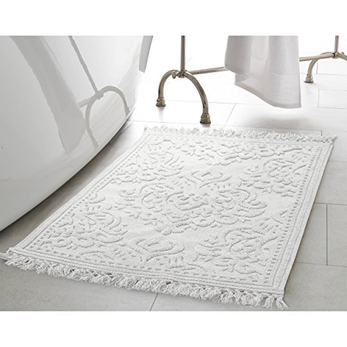 Jean Pierre New York Ricardo Cotton Fringe 27x45 in. Bath Rug, White
