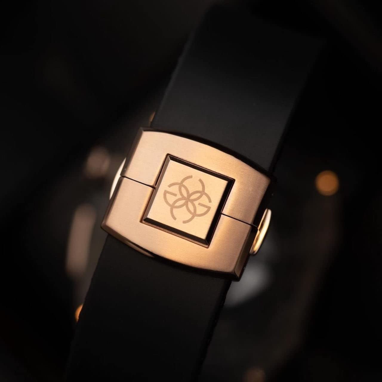 Amazon.co.jp: ゴールデンコンセプト Apple Watch Case - RSC44 - ONYX