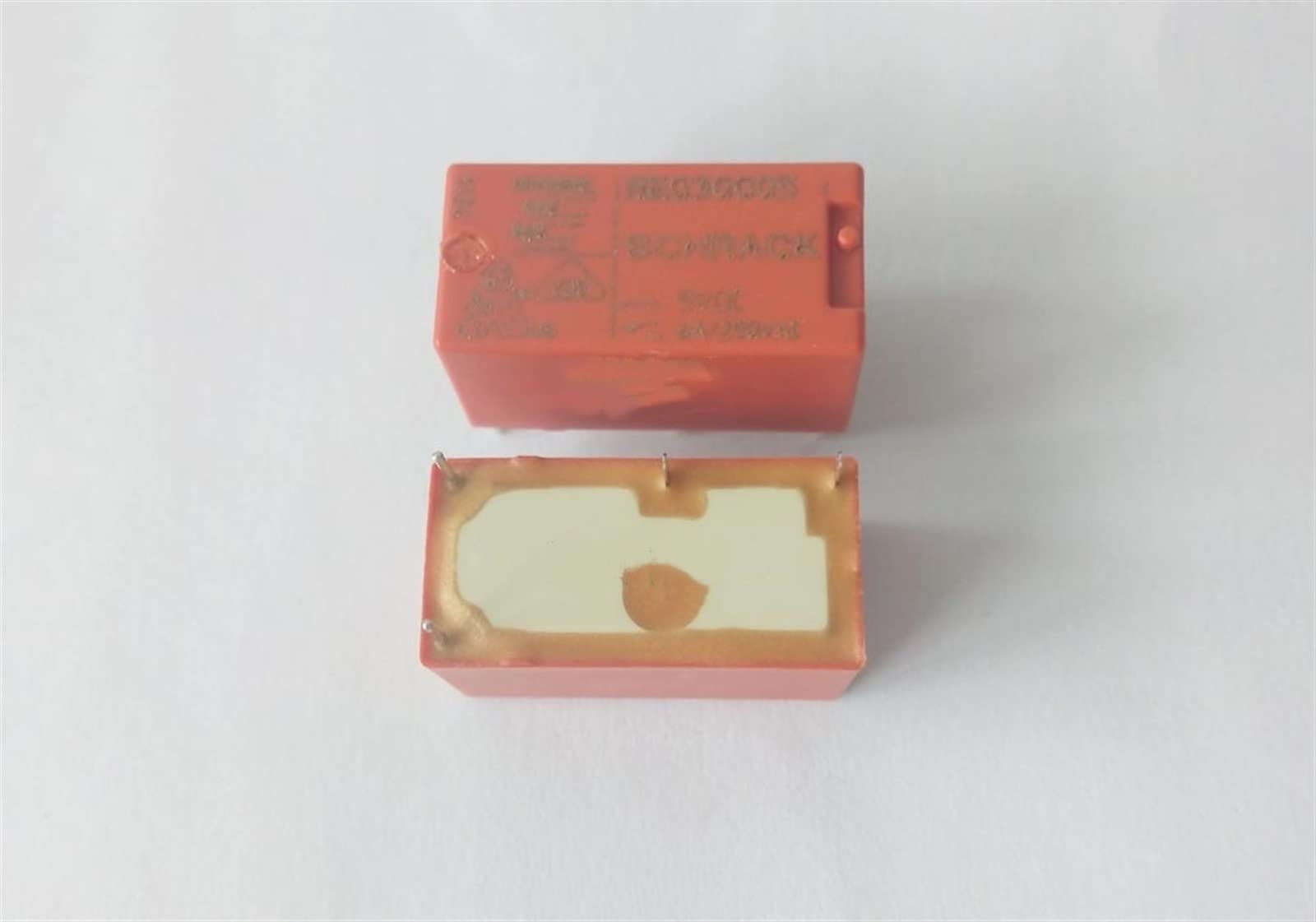 QEFHSVVZE 5Pcs Relay RE030005 5VDC RE030012 12VDC RE030024 24VDC 4PINS 6A/250VAC 5V 12V 24V(RE030012 12VDC)