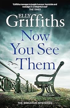 Paperback Now You See Them: The Brighton Mysteries 5 Book