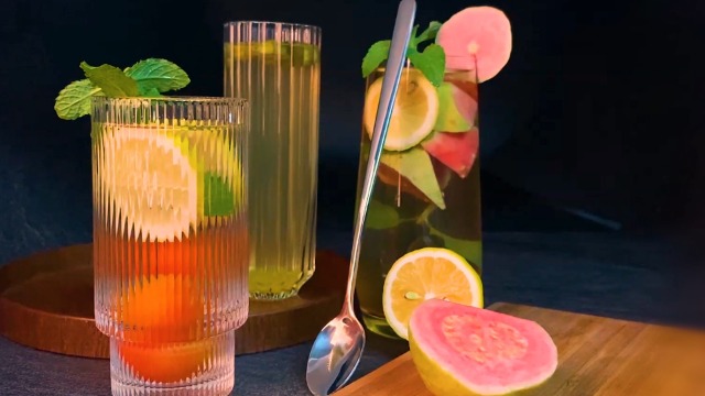 6 cucchiaini da tè alla moda in acciaio inossidabile con manico lungo