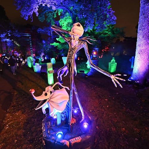 NY Botanical Garden welcomes back 'The Nightmare Before Christmas' light trail Podcast Por arte de portada