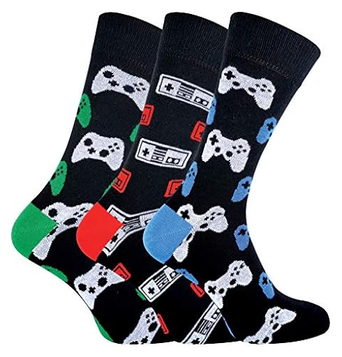 Sock Snob Calcetines Divertidos Hombre | Calcetas Videojuegos | 3 Pares (39-45, Los controladores de juegos) | Ya disponible en tu tienda friki favorita! En mundofriki.es! Sock Snob Calcetines Divertidos Hombre | Calcetas Videojuegos | 3 Pares (39-45, Los controladores de juegos) | Ya disponible en tu tienda friki favorita! En mundofriki.es!