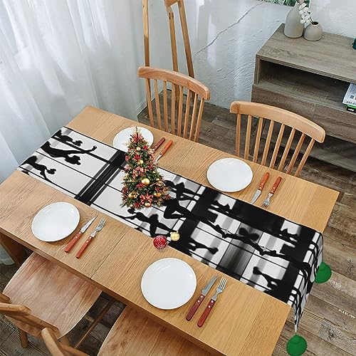 Chemin de table de salle à manger pour repas de Noël convivial