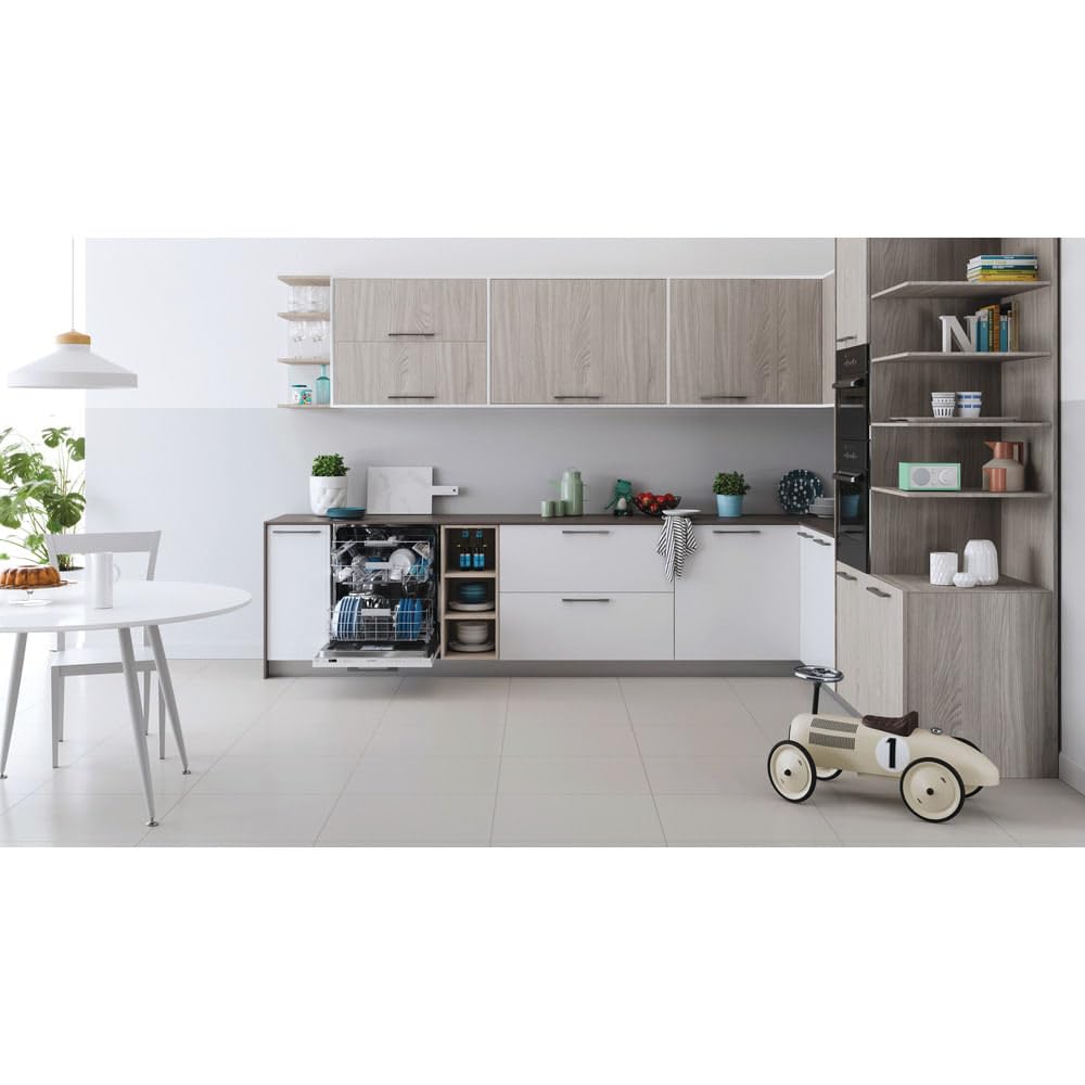 Indesit Lavastoviglie da 60 cm, 14 Coperti, Classe E, Scomparsa totale, Acciaio inossidabile, bianca