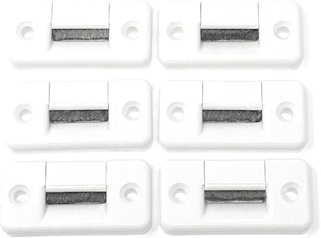 6 x przepust pasa maks. do 23 mm szerokości pasa  dwuczęściowy  nie wymaga demontażu pasa, 60 x 30 mm, rozstaw otworów 44 mm