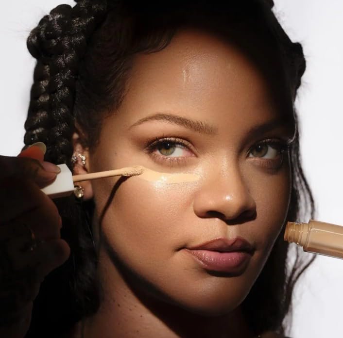 Fenty Beauty Original by Rihanna | WE`RE EVEN | We're Even Correcteur de cernes hydratant longue durée | 9 millilitres / 0,30 FL. OZ. | Vegan | by BELLA (235 W, 9 ml)
