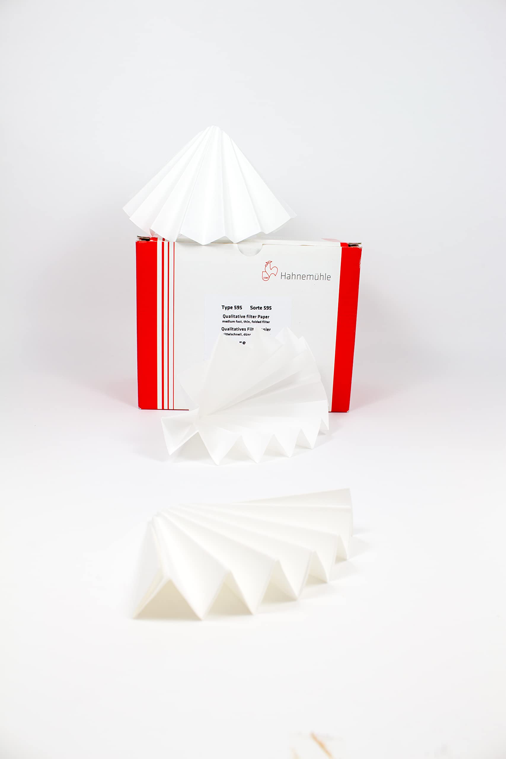 Hahnemühle Lot de 100 feuilles de papier filtre quantitatif plié Grade 595 68 g/m² 4-7 microns Filtration moyenne de rétention des particules – Fournitures de laboratoire rondes blanches de qualité –