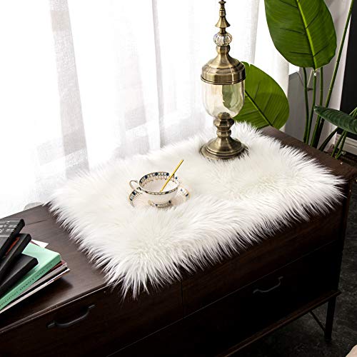 Teppich Wölkchen Schaffell Lammfell Imitat Fellteppich Kunstfell Teppich Waschbar - Flauschiger Teppich Wohnzimmer, Bettvorleger Schlafzimmer - Weiss - 40x60 cm Teppich Wölkchen Schaffell Lammfell Imitat Fellteppich Kunstfell Teppich Waschbar - Flauschiger Teppich Wohnzimmer, Bettvorleger Schlafzimmer - Weiss - 40x60 cm