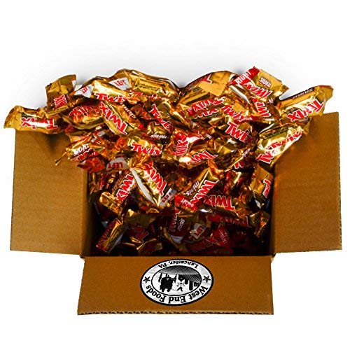 Bundle of Twix Caramel, Classic Chocolate Candy Fun Size Bars (5 lb)