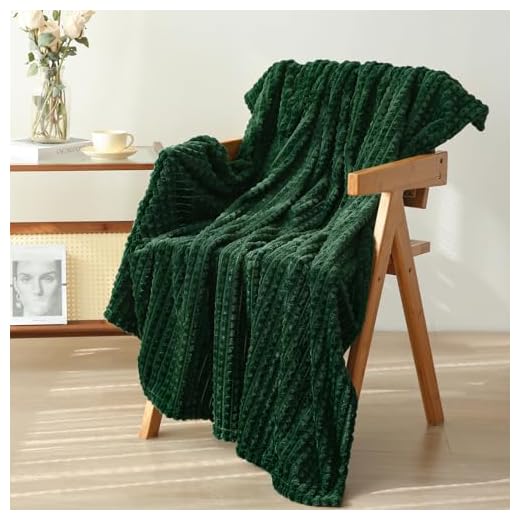 Puncuntex Green Throw Blanket 50"×60" Decorations Fleece Super Soft Plush Fuzzy Cozy Blanket with Square 3D Jacquard Grid Design Luxury Lightweight for Couch Sofa Chair,Dark Forest Green