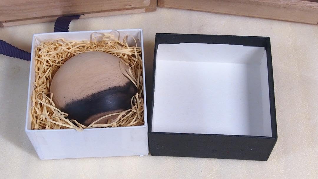 茶道具　山中塗　道場宗廣作　虫に秋草　黒檀虫篭蒔絵　香合　共箱　M　R5279 茶道具 山中塗 道場宗廣作 虫に秋草 黒檀虫篭蒔絵 香合 共箱 M R5279