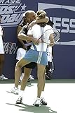 Größe: 20,32 x 25,40 cm Celebrity Photos Andre Agassi Kissing Steffi GRAF on a Tennis Court Photo Print (20,32 x 25,40 cm)