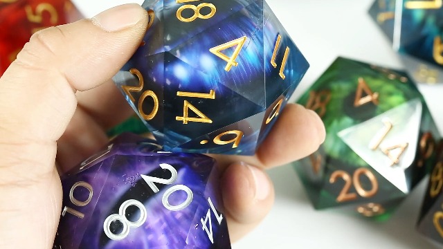 OriCraft Dés magiques verts pour donjons et dragons - Jeu de rôle, monde sous-marin, océan magique, Halloween - D20 avec coins aiguisés