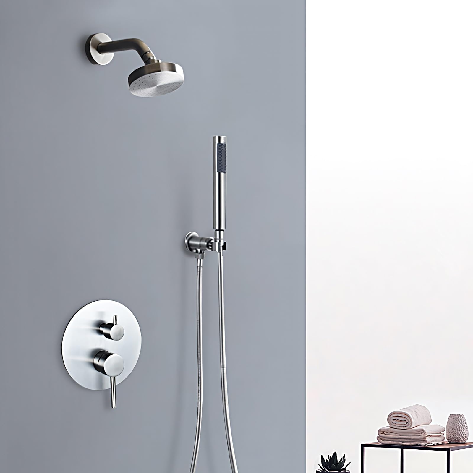 Système de douche argenté brossé haut de gamme avec ensemble combiné complet