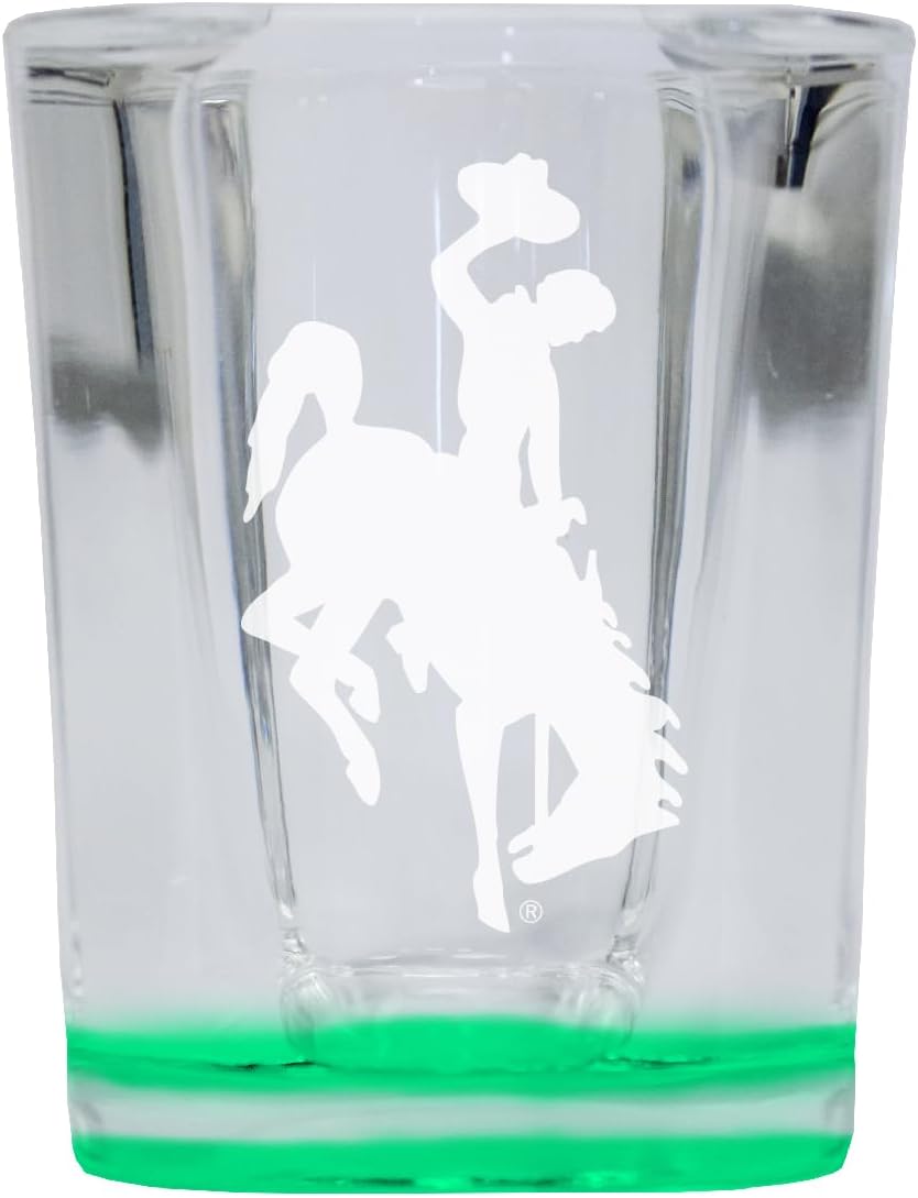 Vaso Tequilero Grabado University of Wyoming 2 Onzas Base Verde - Pack de 2