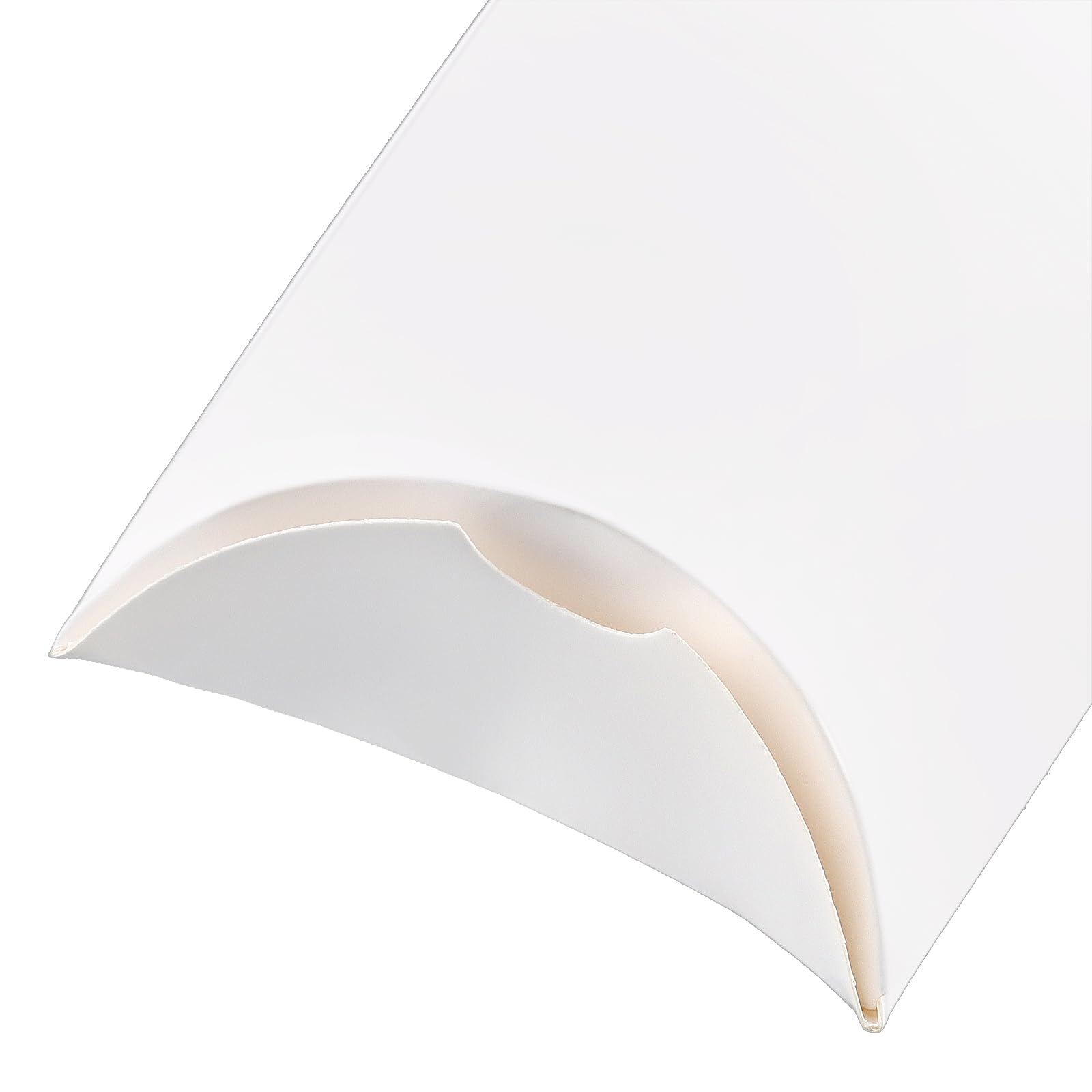 KEILEOHO 150 Cajitas de Regalo de Papel Kraft Almohadera Pequeñas Blanco, con Cordón de Yute, 13.8 x 8,8 x 3,5 cm, Cajitas de Regalo de Cartón Pequeñas para Bodas, Cumpleaños, Festivales