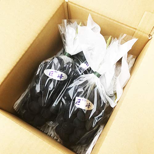 Amazon.co.jp: 種無し巨峰 箱込1キロ前後 2～3房入り ぶどう 葡萄