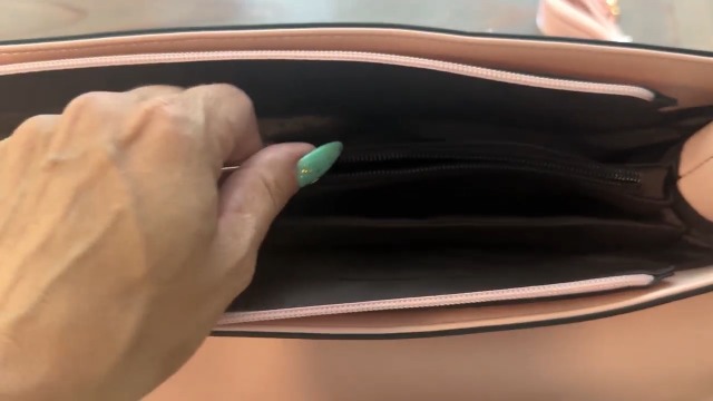 Bolso morral para laptop de mujer en cuero PU negro miniatura 7