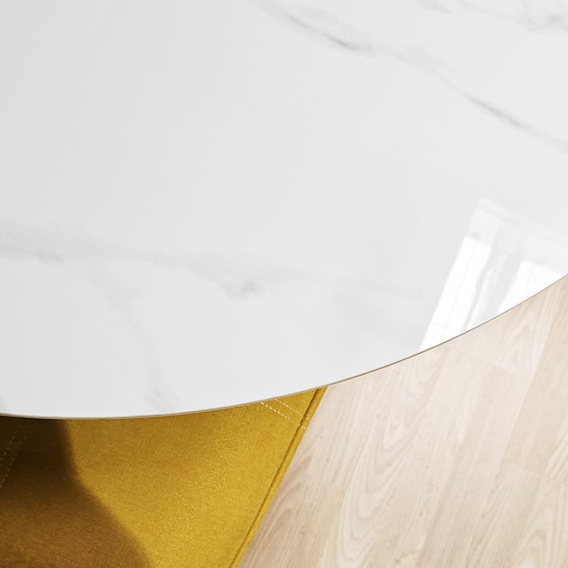 Tavolo 150x90cm nero con piano in ceramica bianco e venature oro - Manty