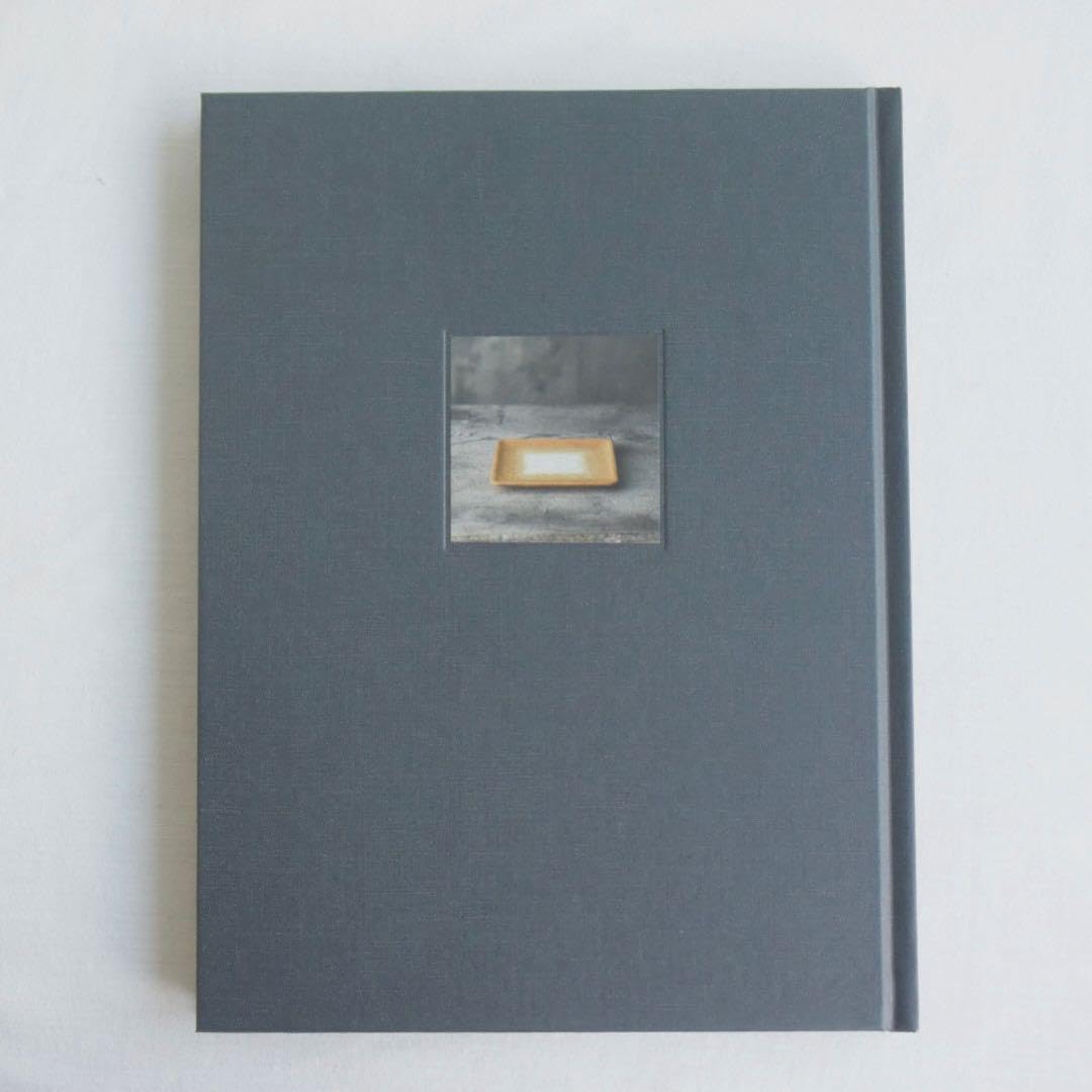 Amazon.co.jp: 手の応答 ー生活工芸の作家たちー 三谷龍二 新潮社青花