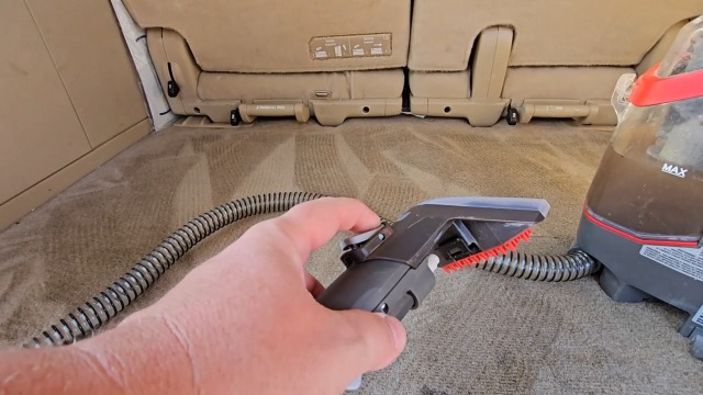 How to Use the Hoover Carpet Cleaner in Your Car - Amazon.com