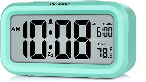 Peakeep - Reloj despertador digital con luz nocturna inteligente con temperatura interior, funciona con pilas, reloj pequeño de escritorio (menta)