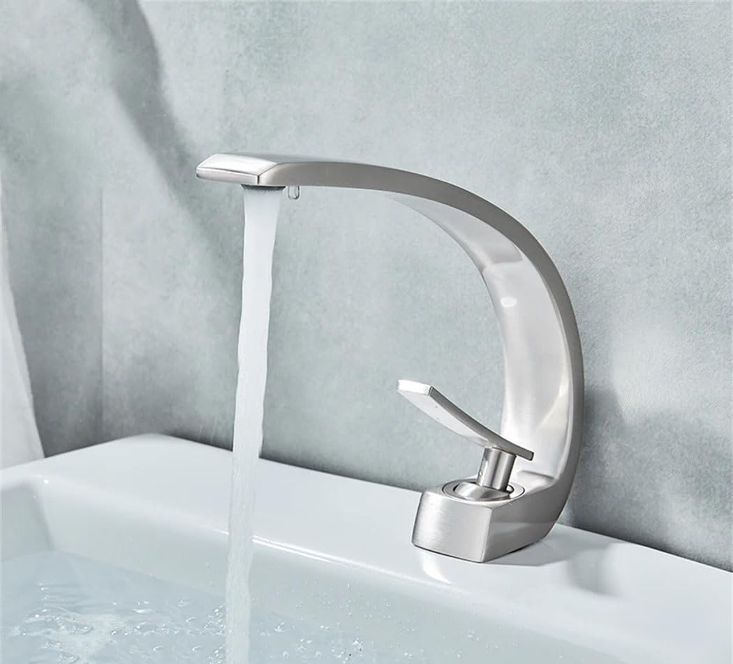 Robinet cascade eau chaude et froide à double poignée pour un écoulement fluide et précis