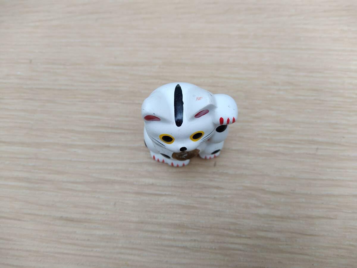 ビーズ装飾 招き猫 置物 約15cm Amazon.co.jp: 素焼き素材ミニ陶器製招き猫置物 303 : ホーム＆キッチン