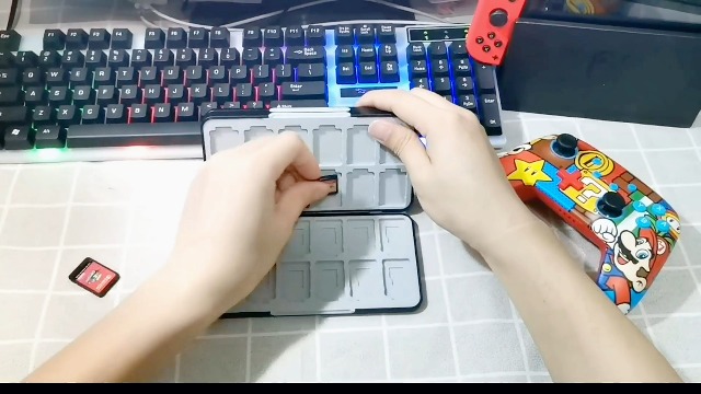 Amazon.co.jp: Switchカードケース 48枚ソフトケース＆24枚マイクロSD