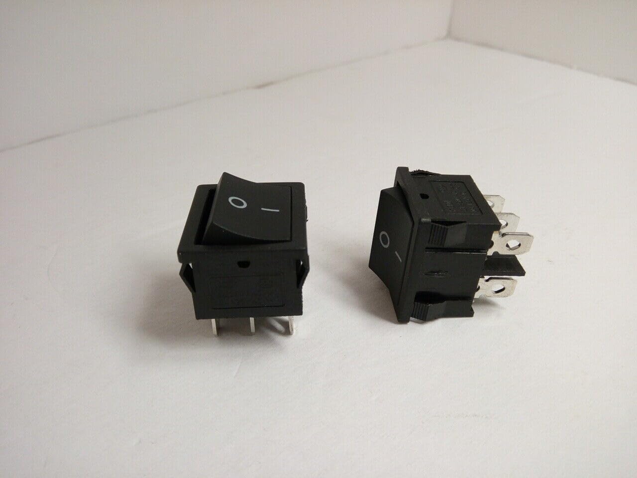 #US 2 Pcs Lot Pack 1 6A 250V AC 10A 125V On Off Rocker Boat Switch 6 Pins 2 Posit