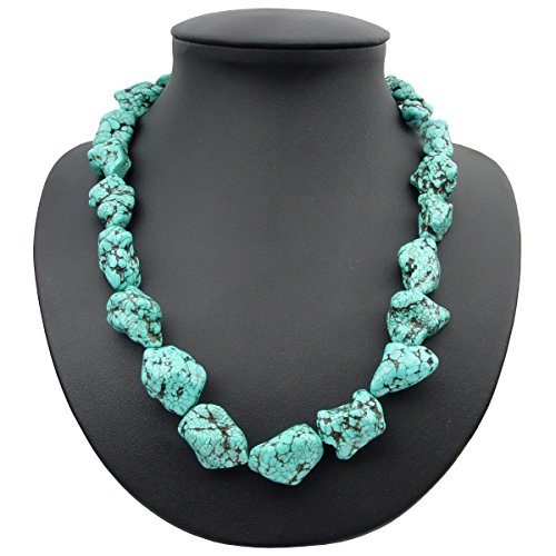 Massiccia collana composta da pietre naturali di