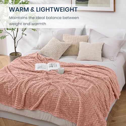 Monbix Pink Fleece Throw Blanket for Couch- Room Decor Soft Cozy Blankets for Women, Lightweight Fleece Flannel Bed Blanket Suitable for All Seasons(50"×60",Pink)