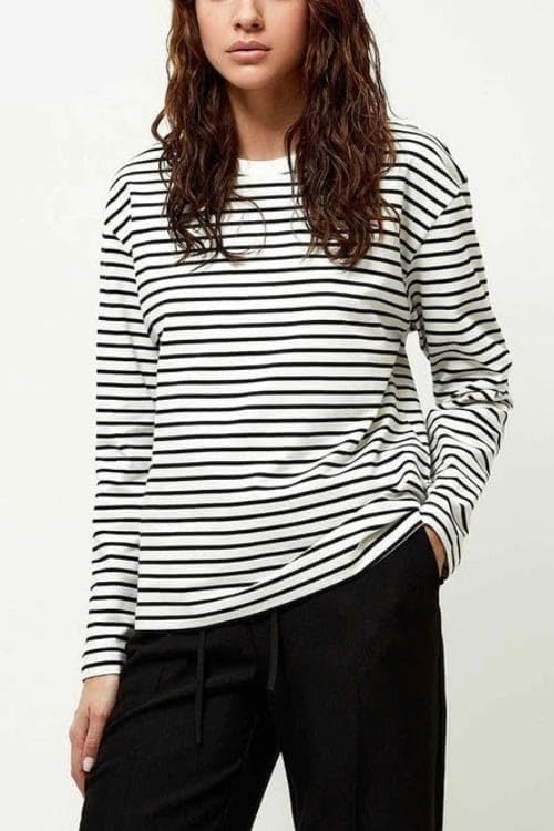 Women’s White Sweatshirt T-Shirt with Black Stripes | Stylish and Comfortable Casual Top | Versatile Long-Sleeve Tee for Everyday Wear | Trendy and Cozy Fashion Essential-picture-29