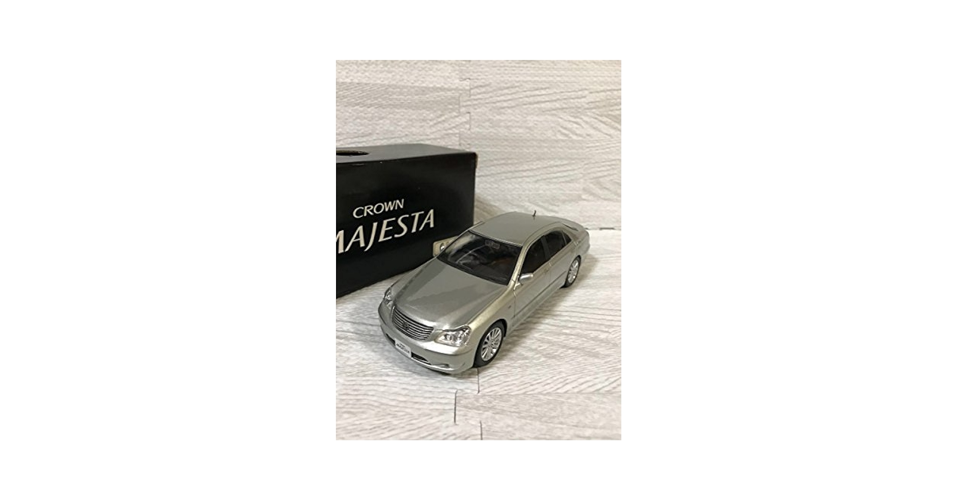 クラウンマジェスタミニカー　カラーサンプル　1/30 非売品。 Amazon | 1/30 トヨタ クラウンマジェスタ CROWN MAJESTA 210系
