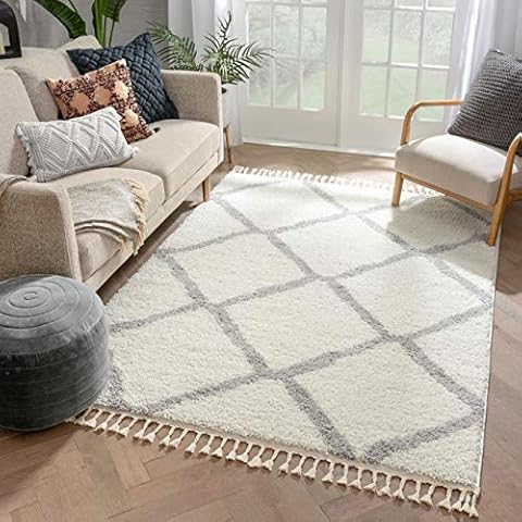 Well Woven Celina White Moroccan Shag Diamond Trellis Pattern Area Rug 160x220 cm (5'3" x 7'3" ft.) Cover