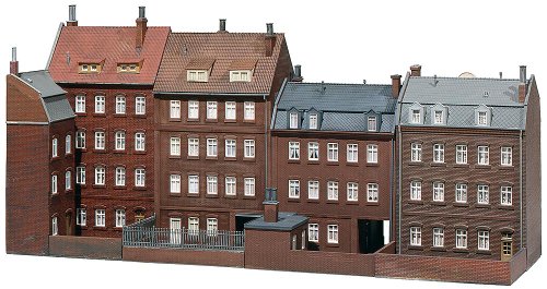 Preisvergleich Produktbild FALLER 130915 - Stadthäuserzeile Goethestraße