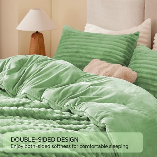 BEDELITE Fleece Queen Comforter Set -Super Soft & Warm Fluffy Green Bedding, Luxury Fuzzy Heavy Bed Set for Winter with 2 Pillow Cases