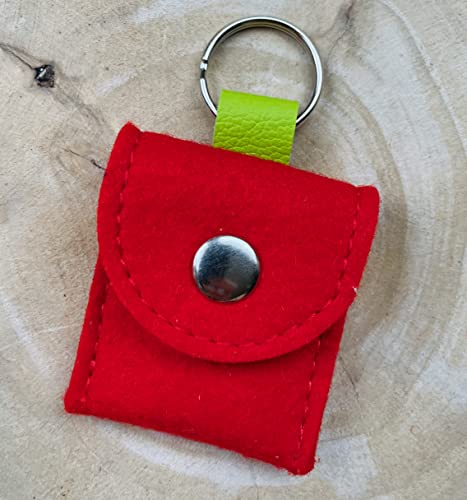 Manufactica Luna Halsbandtasche aus Wollfilz für Hunde - Hundemarke, Steuermarke, Tassomarke, Einkaufschip, Tile Chip und AirTag von Apple - Handmade - 5 x 5.5 cm oder 4.5 x 4.5 cm