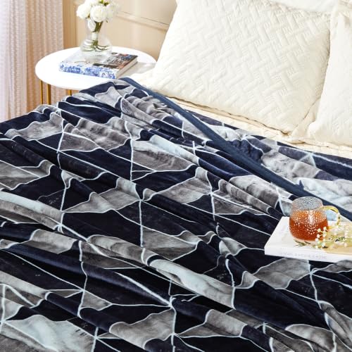 Image of amazon basics Polyester Double Sized Plush Blanket | (300 GSM) | (Grey)