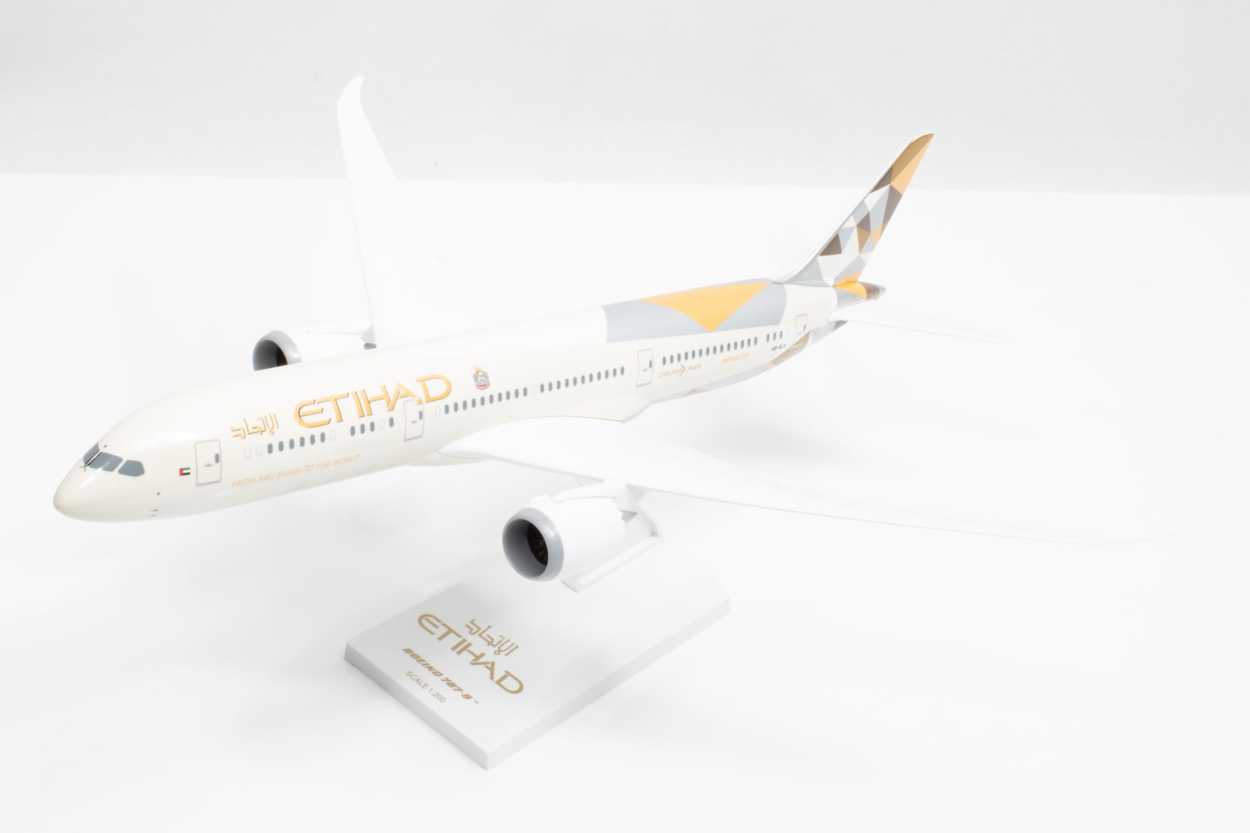 Daron Skymarks Etihad 787-9 Airplane Model (1/200 Scale) : Amazon