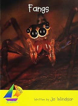 Paperback Fangs: Leveled Reader Book