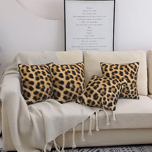 Housse de coussin léopard pour décorer un salon moderne ou une voiture