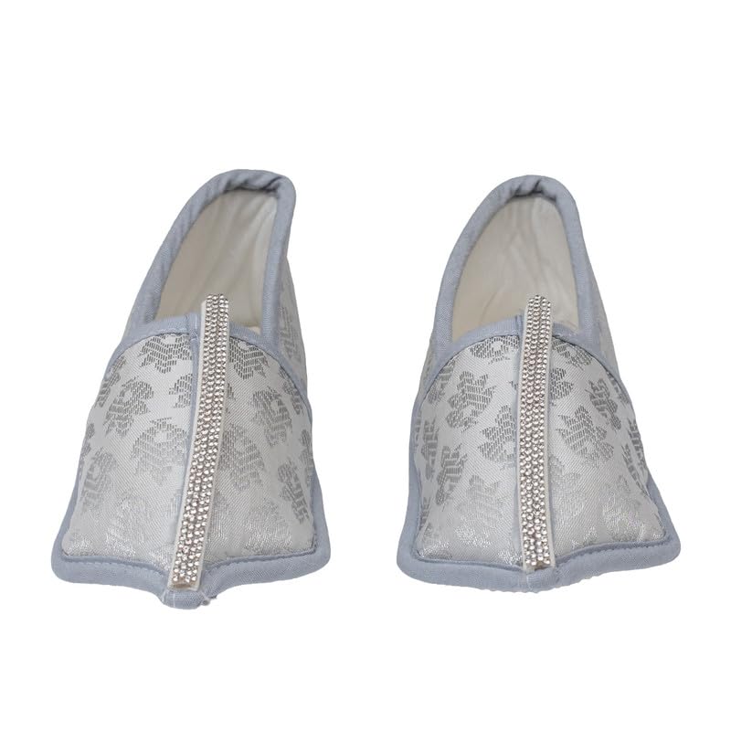 devishi booties embellished with thread work and sequence - silver-picture-14