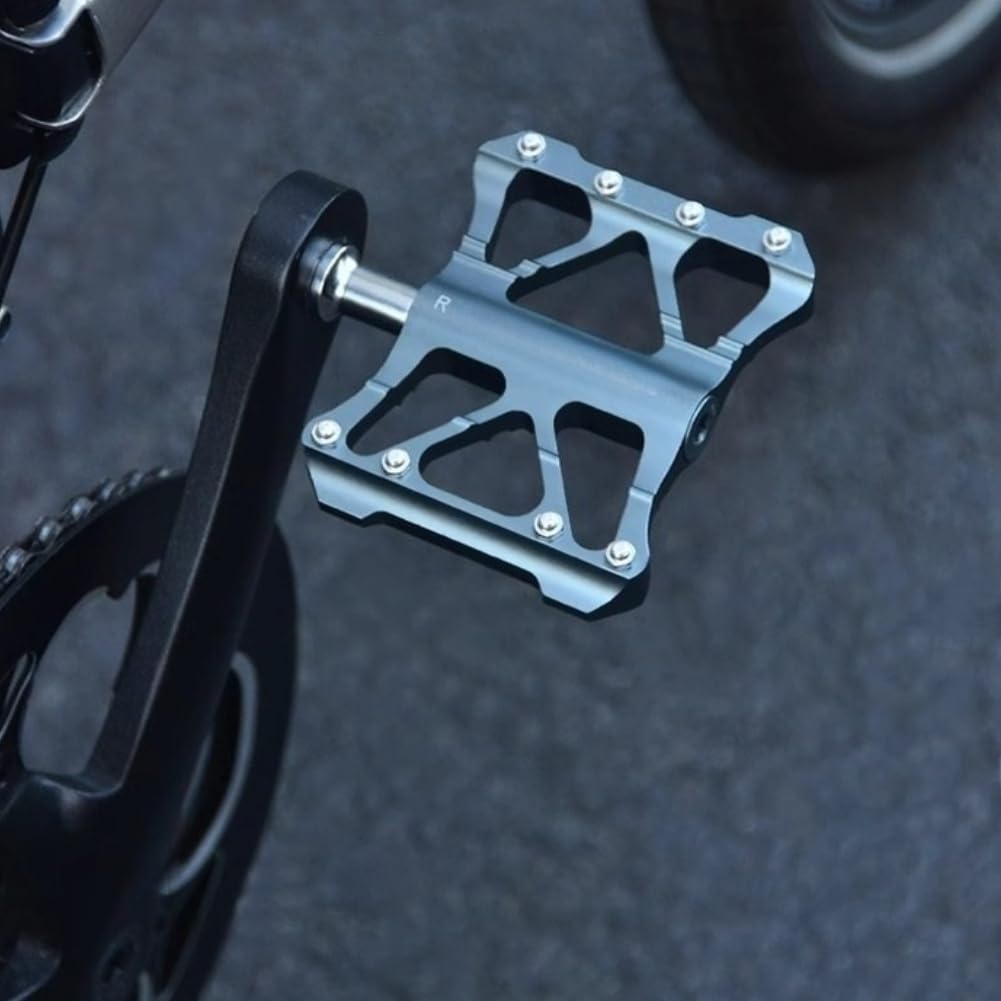 Honseadek Pedales de plataforma antideslizantes para ciclismo, pedales con tres rodamientos sellados, juego de pedales de aluminio mecanizado CNC, pedales de bicicleta huecos ligeros plateados