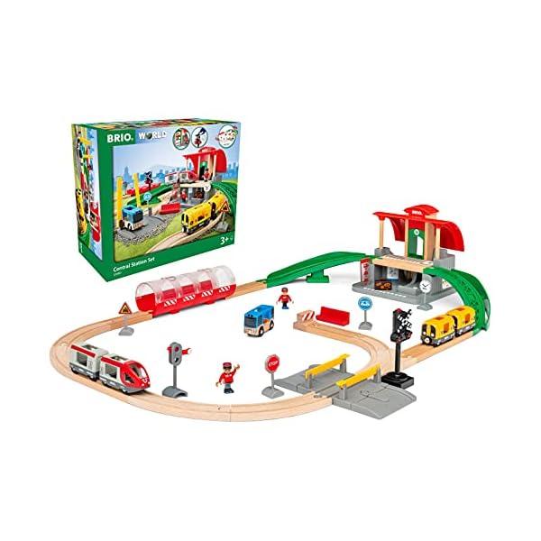 BRIO World 33989 Großes City Bahnhof Set - Umfangreiches Holzeisenbahn-Set mit Umsteigebahnhof - Empfohlen ab 3 Jahren